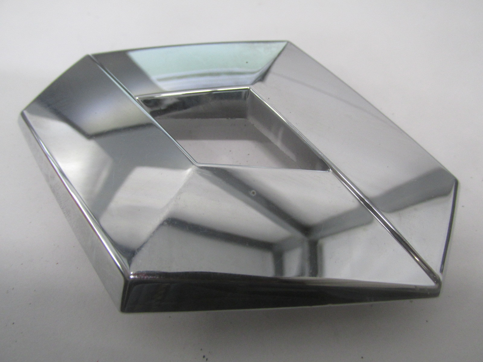 Эмблема Renault Sandero 2009>