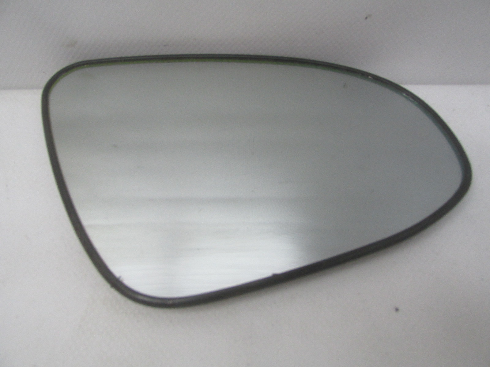 Стекло зеркала правого Toyota Camry V50 2011-2018