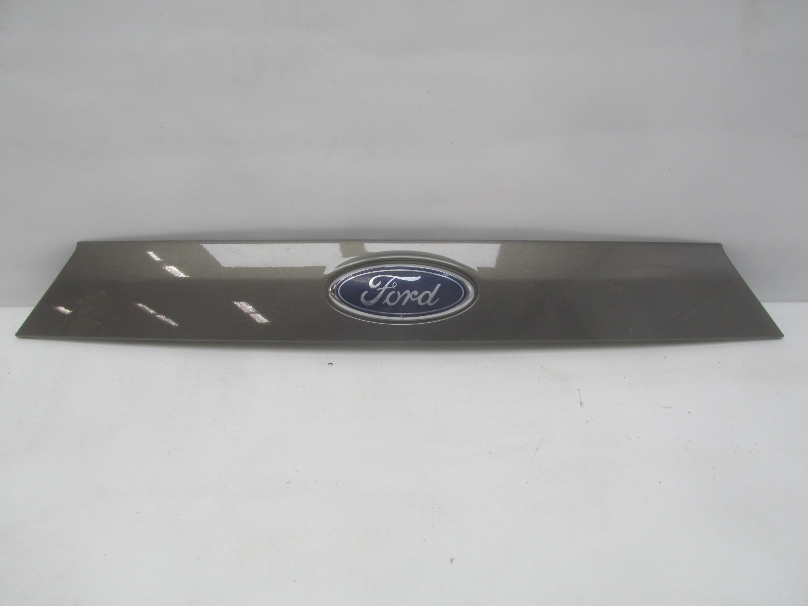 Накладка крышки багажника Ford Mondeo IV 2007-2015