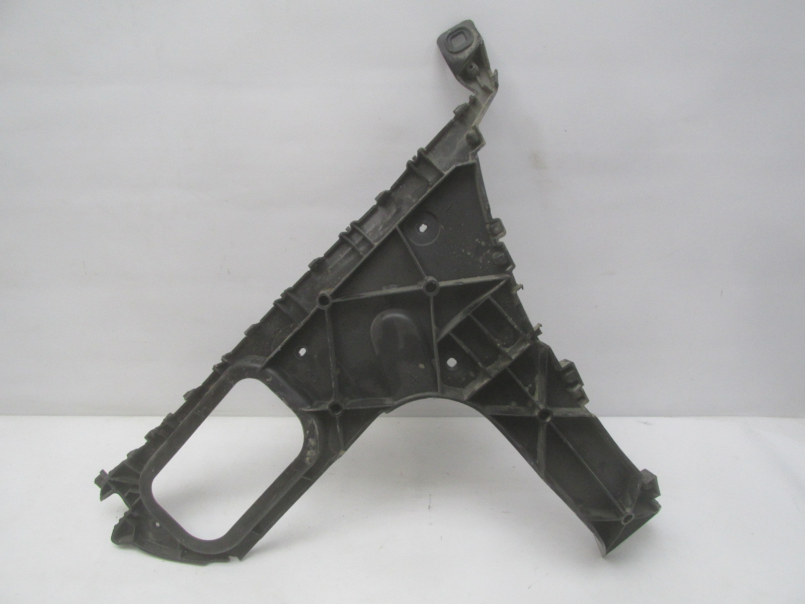 Кронштейн заднего бампера Audi Q7 [4L] 2005-2015