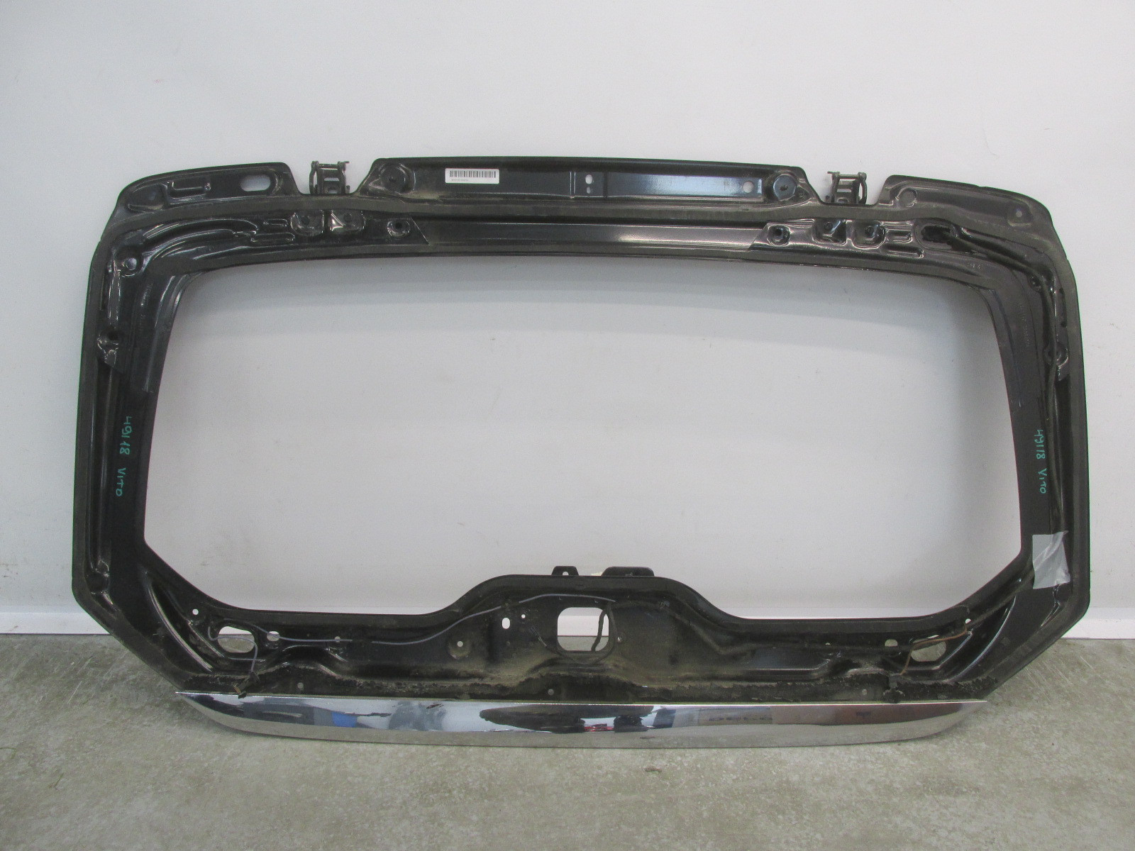 Дверь багажника Mercedes-Benz V-Klasse W447 2014>