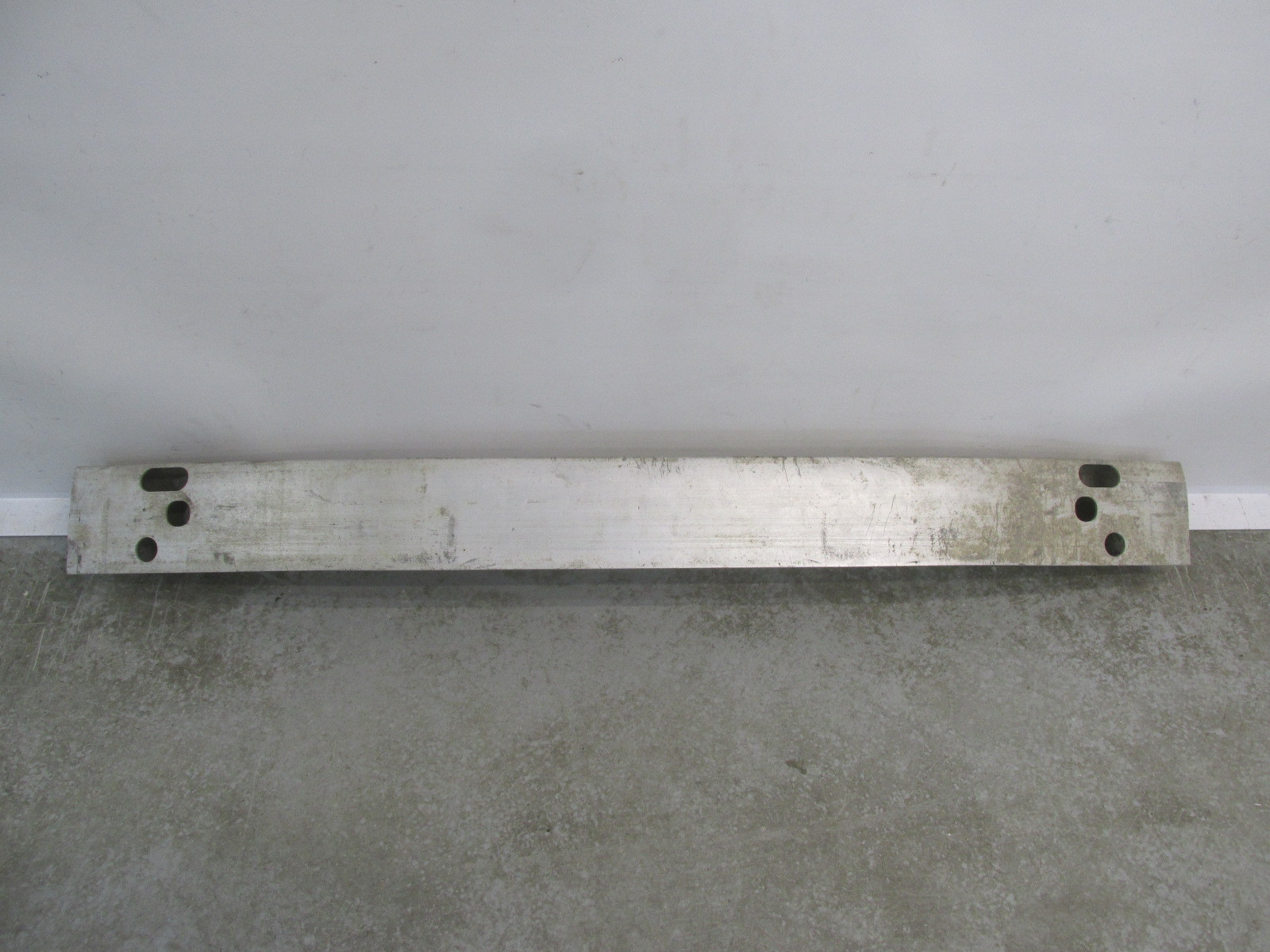 Усилитель переднего бампера Toyota Highlander II 2007-2013