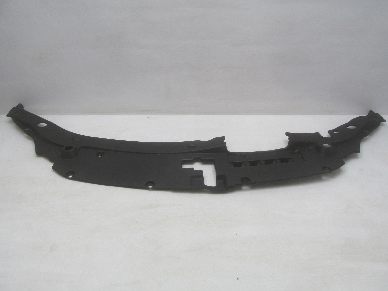 Кожух замка капота Toyota Camry V50 2011-2018