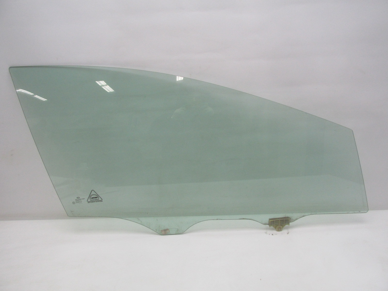 Стекло двери передней правой Kia Ceed 2012-2018