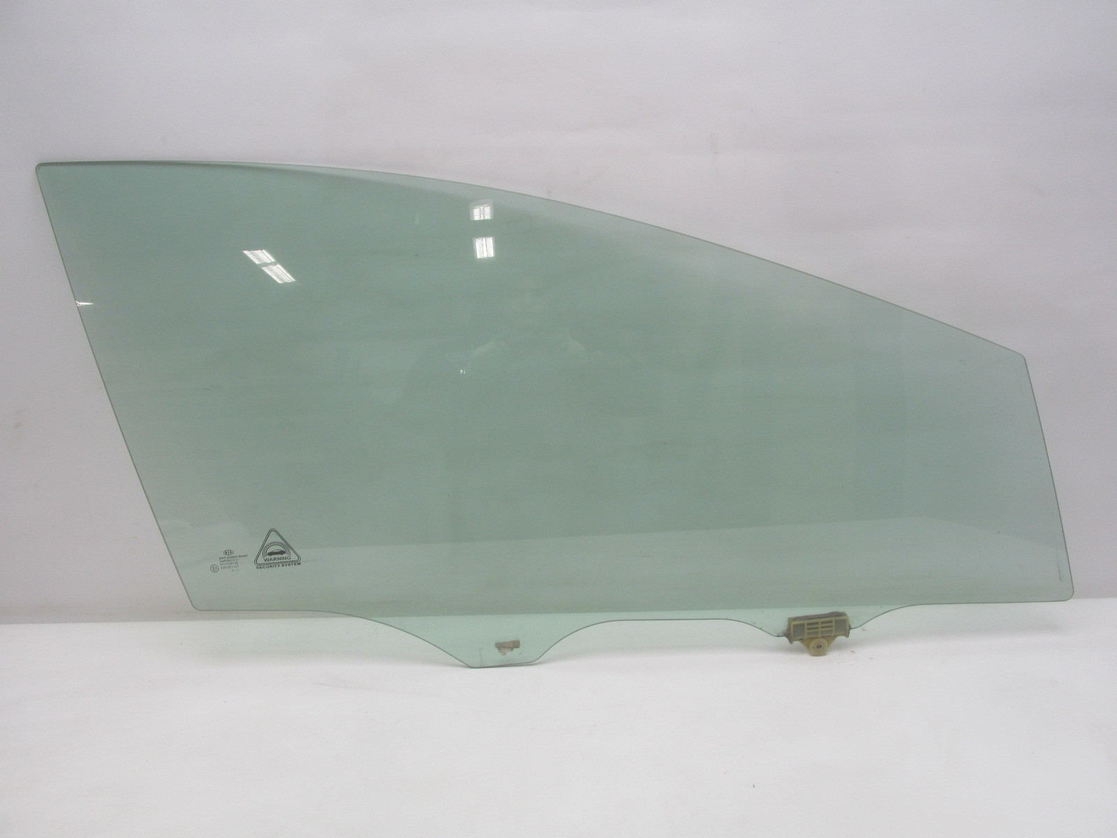 Стекло двери передней правой Kia Ceed 2012-2018