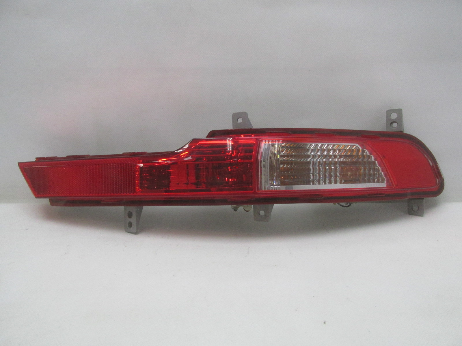 Фонарь задний в бампер правый Kia Sportage 2010-2015