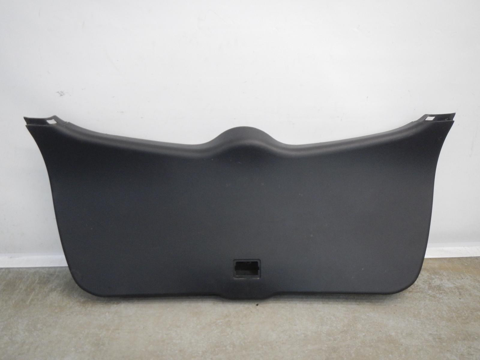 Обшивка двери багажника Toyota Verso 2009>