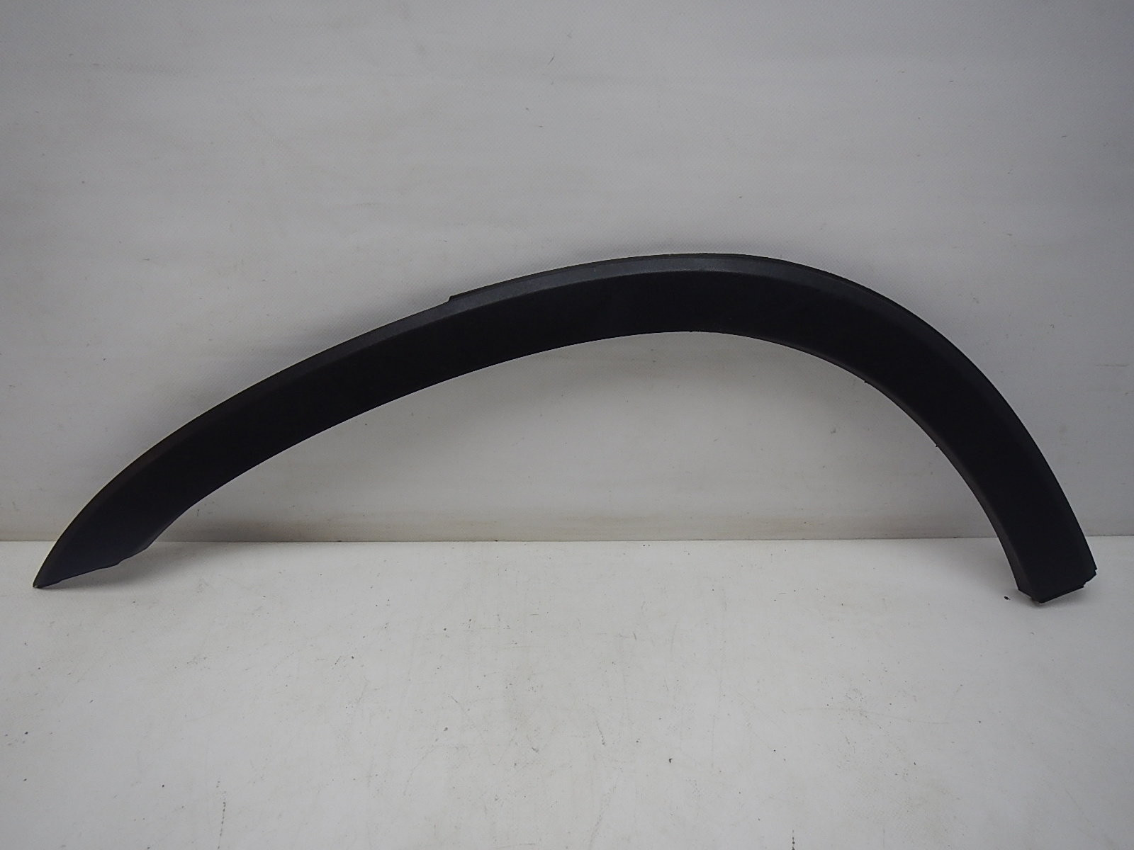 Накладка крыла заднего  правого Kia Sorento 2009>