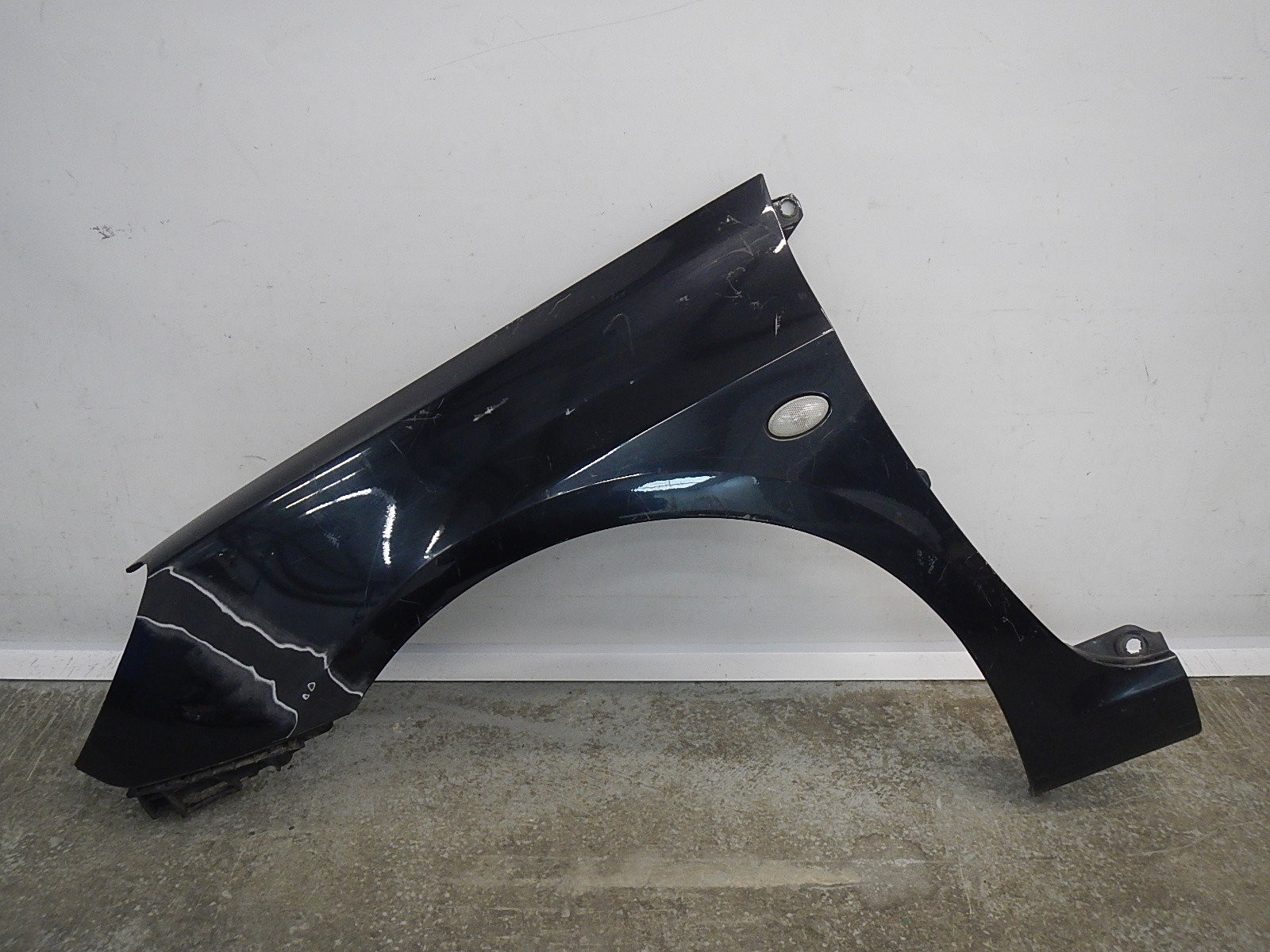 Крыло переднее левое Peugeot 307 2001-2007