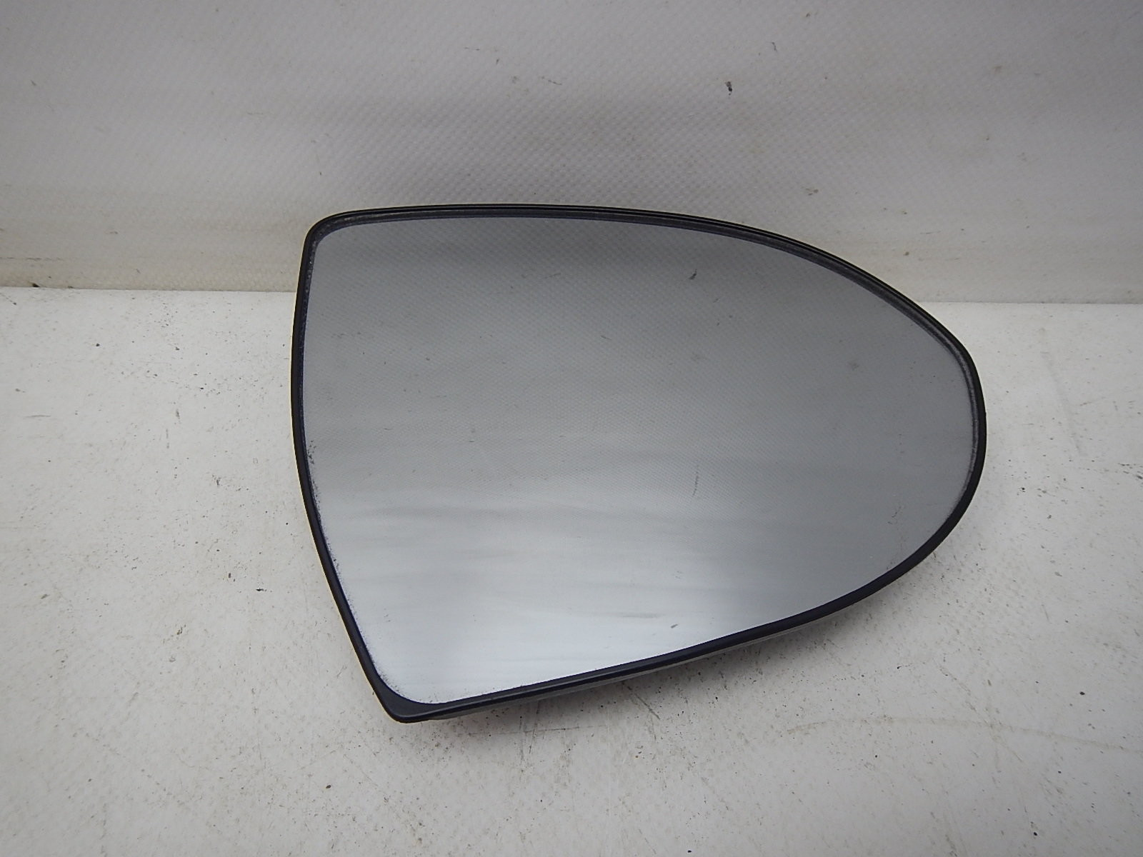 Стекло зеркала правого Kia Sportage 2010-2015