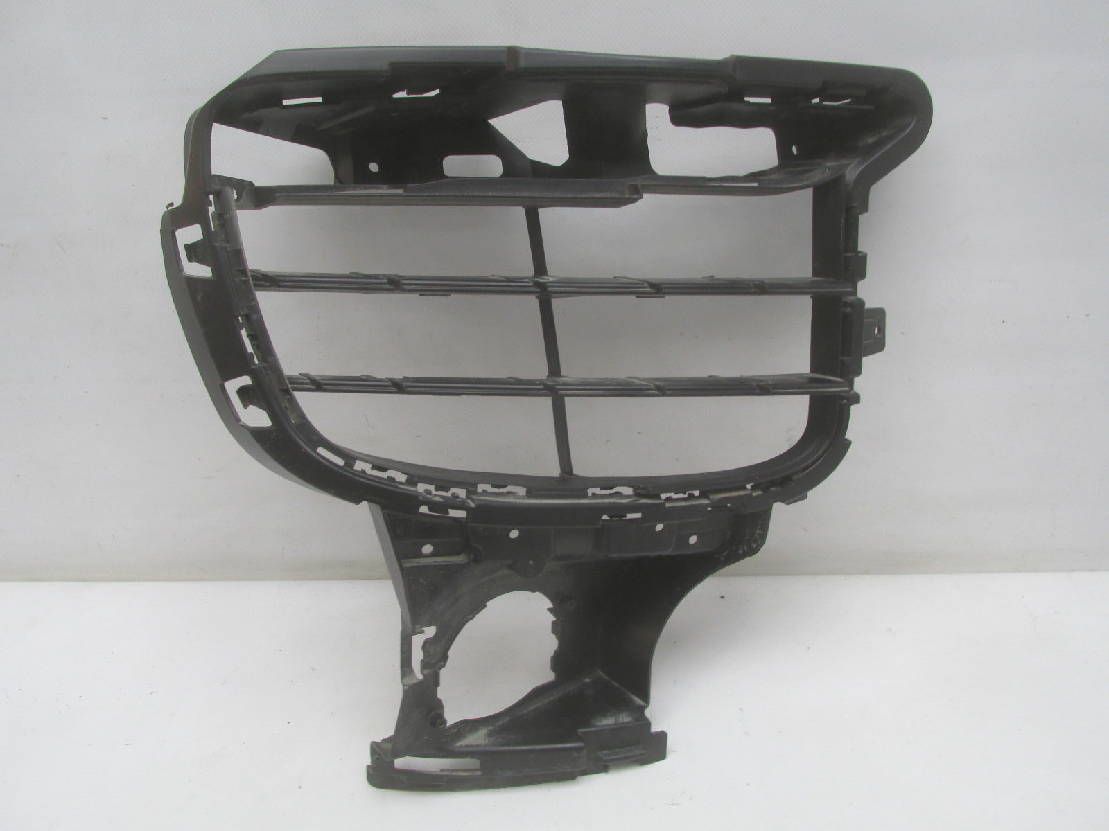 Решетка в бампер правая Porsche Cayenne 2010-2017