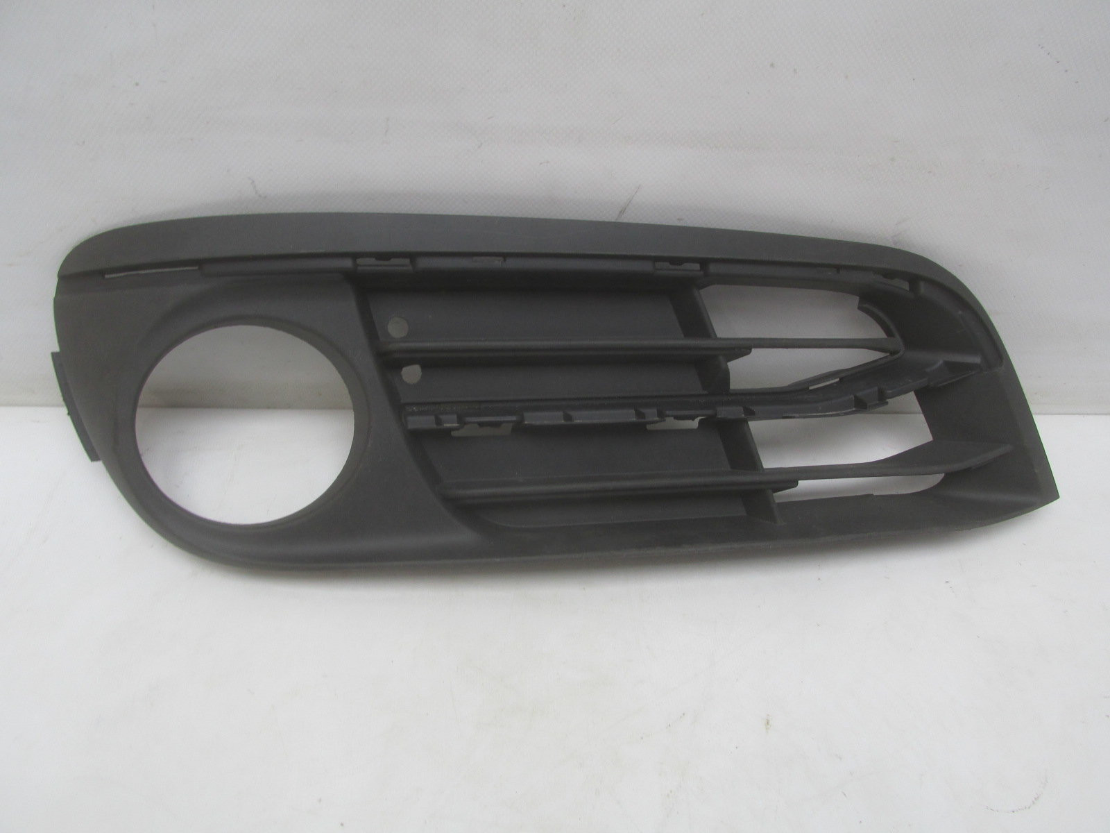 Решетка в бампер правая BMW 5-серия F10/F11 2009>