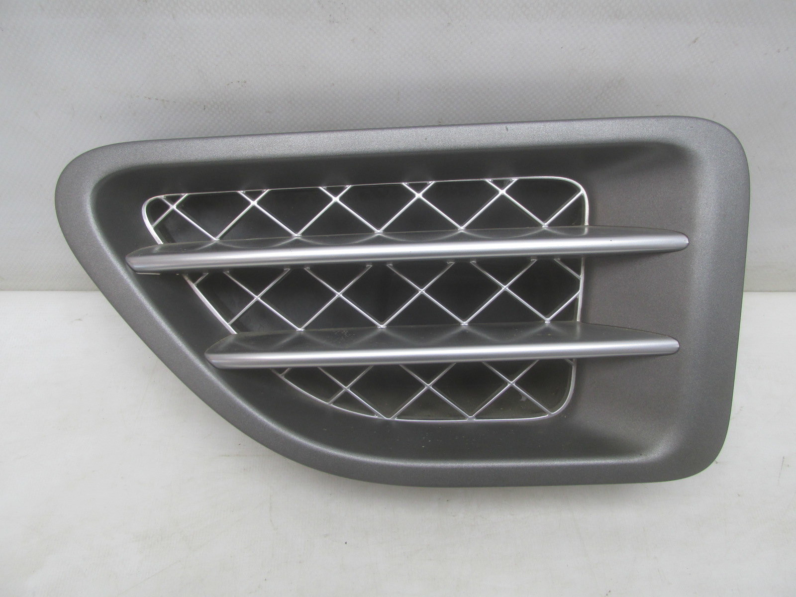 Накладка крыла переднего левого Land Rover Range Rover Sport 2005>