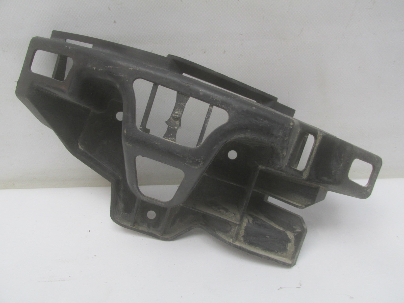 Направляющая заднего бампера Land Rover Range Rover Sport 2005>