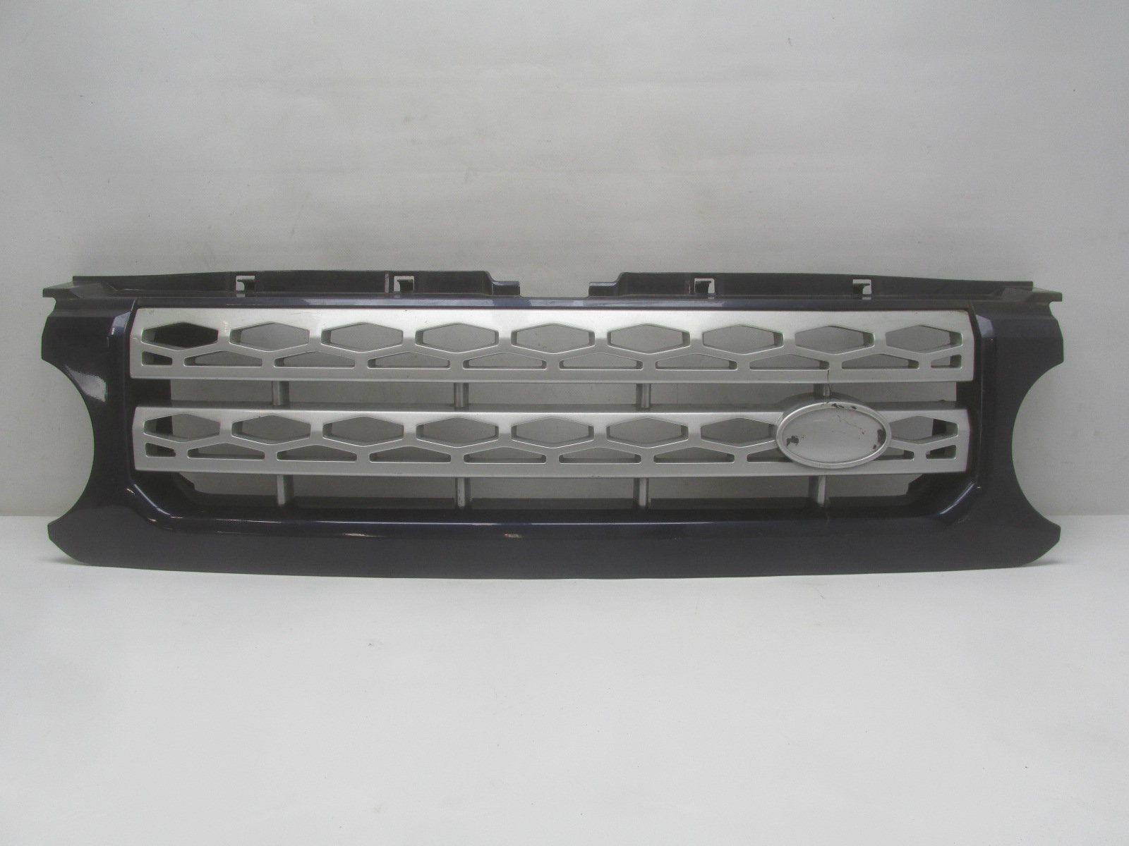 Решетка радиатора Land Rover Discovery IV 2009>