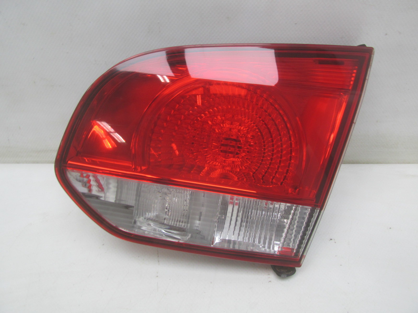 Фонарь задний внутренний правый Volkswagen Golf VI 2009-2013