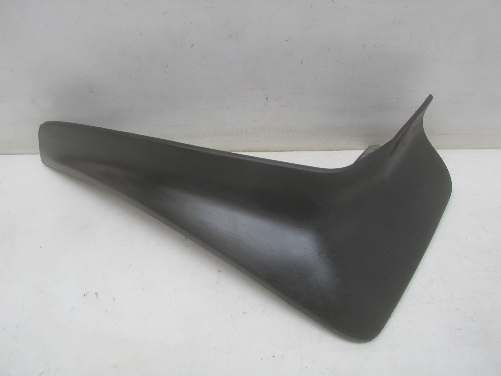 Брызговик задний левый Mitsubishi Outlander XL (CW) 2006-2012