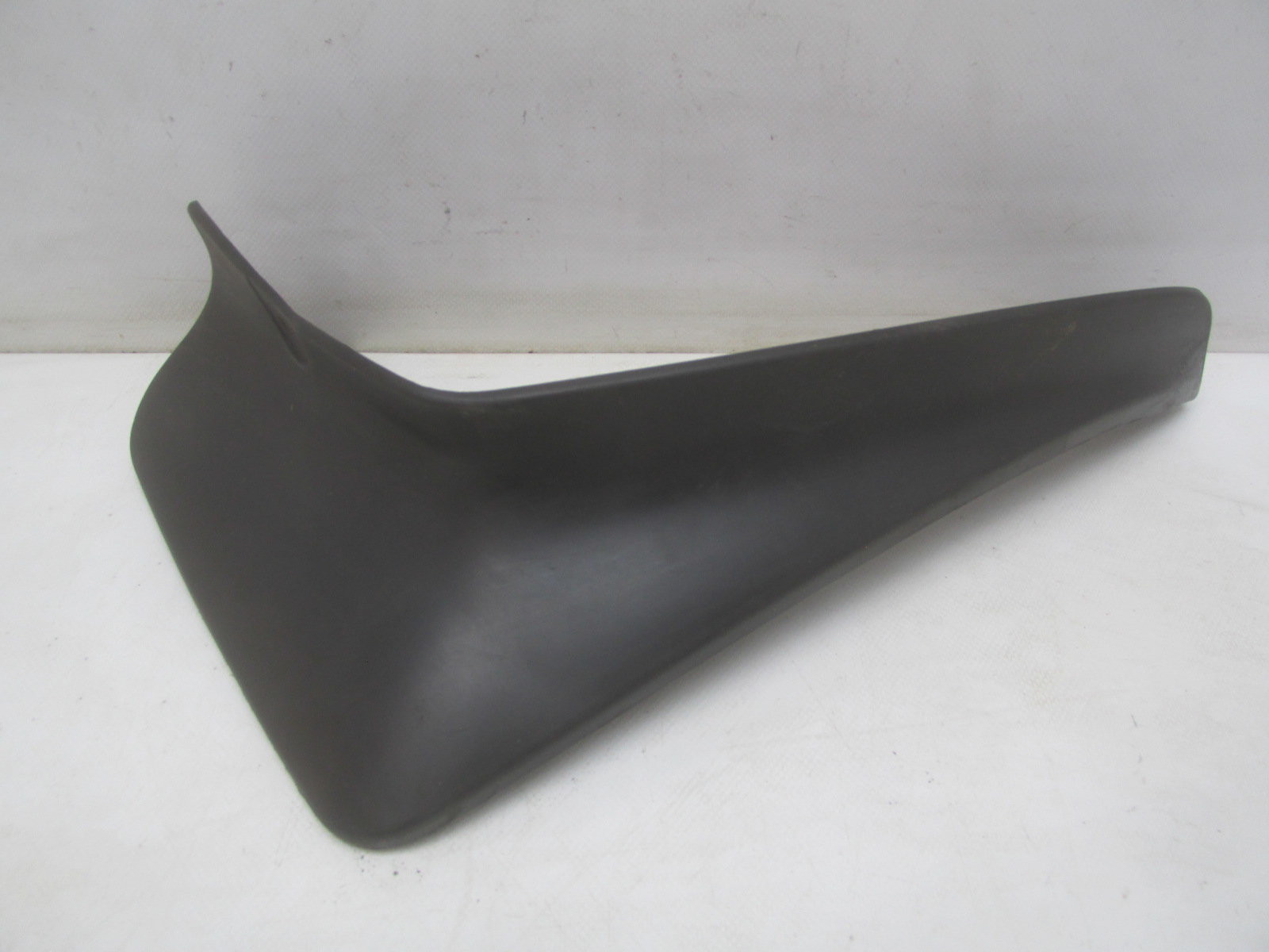 Брызговик задний правый Mitsubishi Outlander XL (CW) 2006-2012