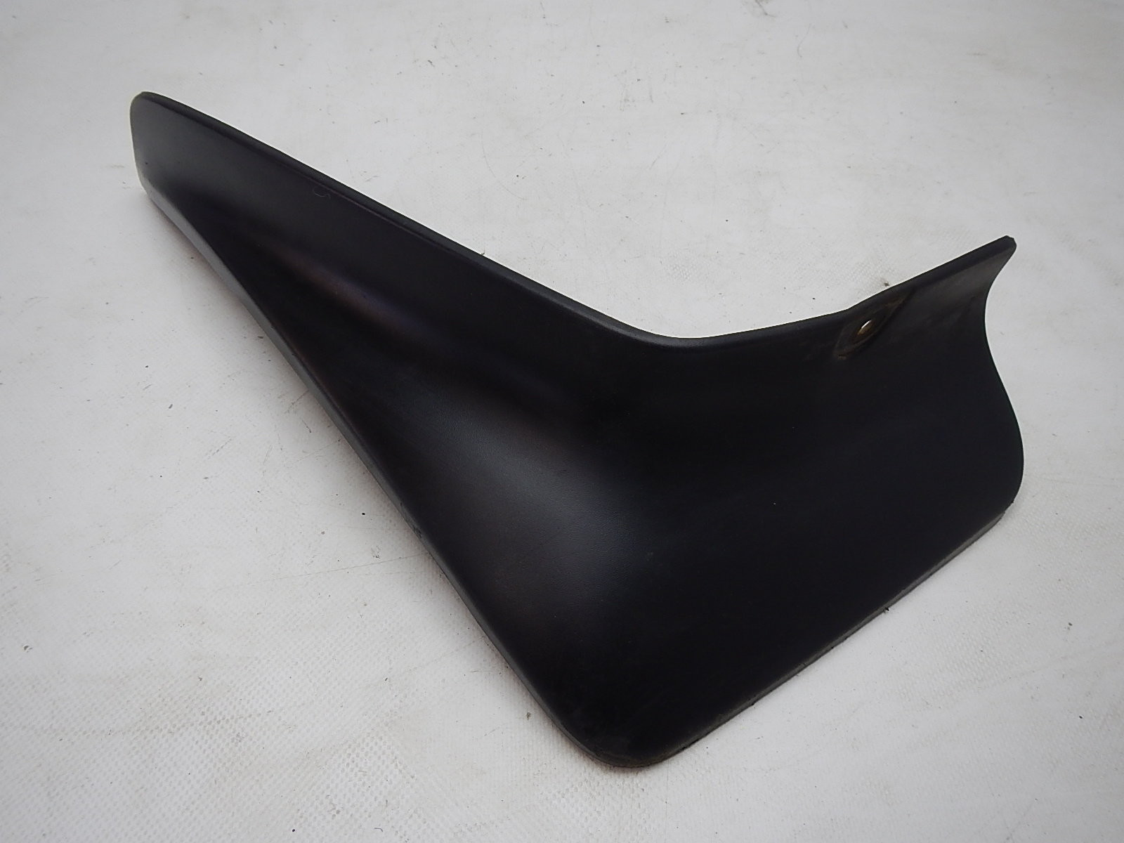 Брызговик задний левый Mitsubishi Outlander XL (CW) 2006-2012