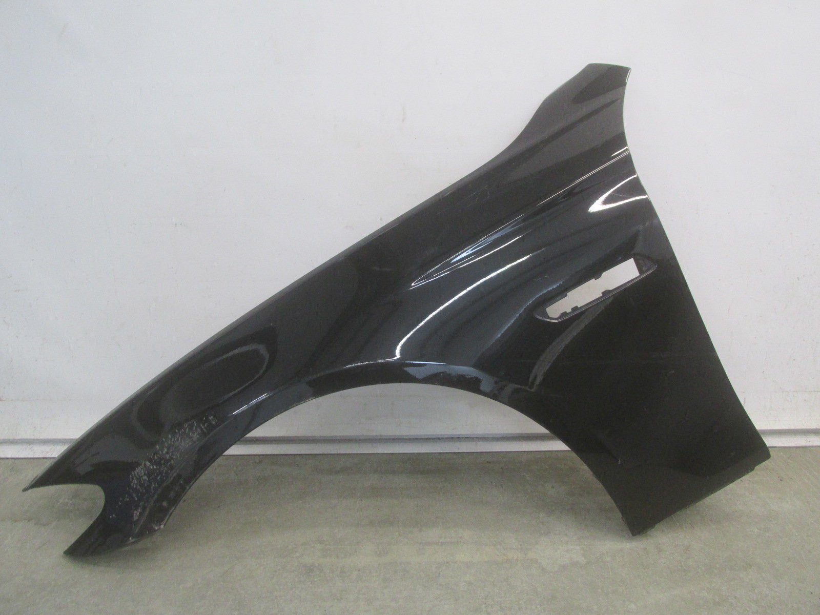 Крыло переднее левое BMW 5-серия F10/F11 2009>