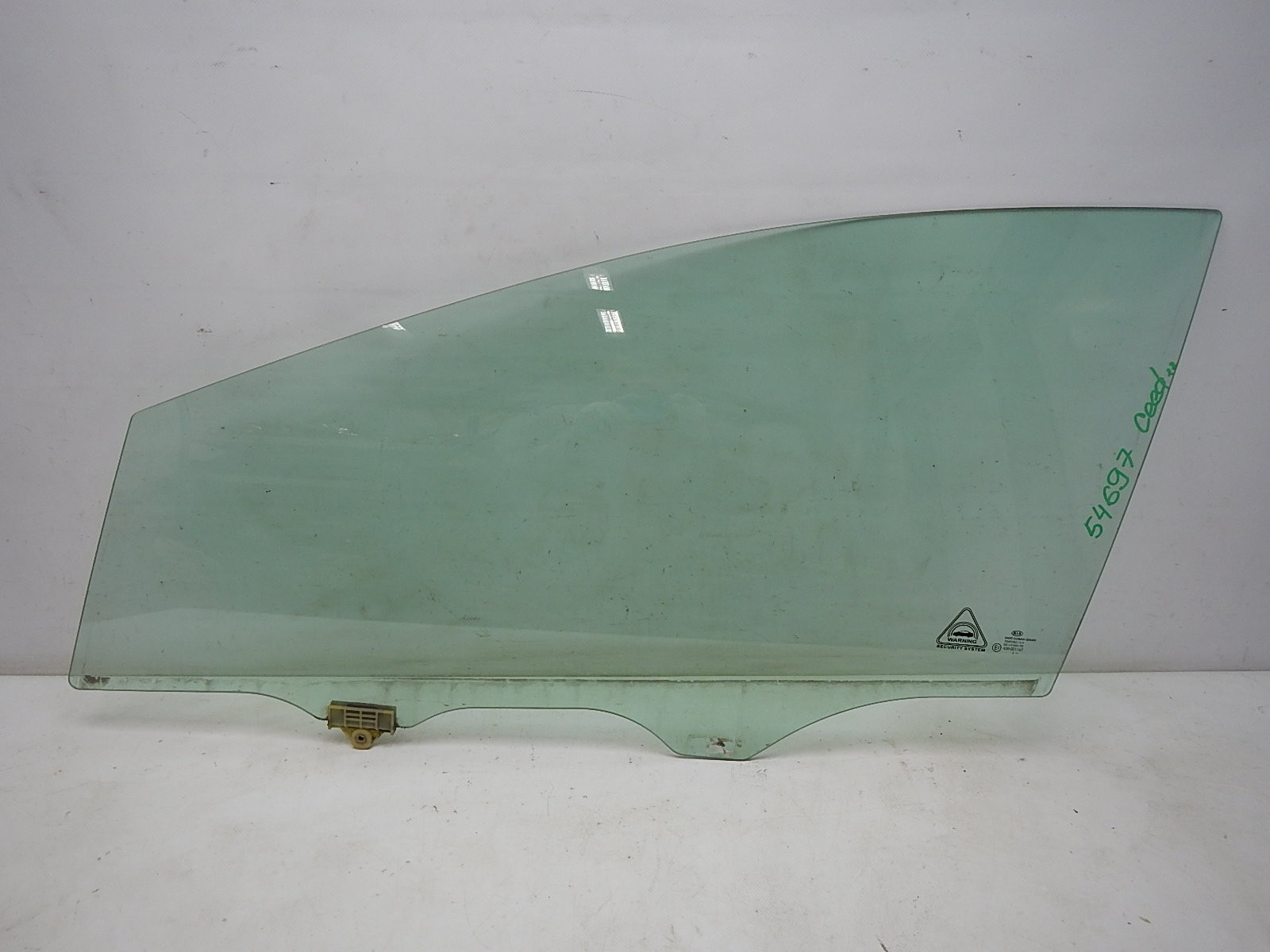 Стекло двери передней левой Kia Ceed 2012-2018