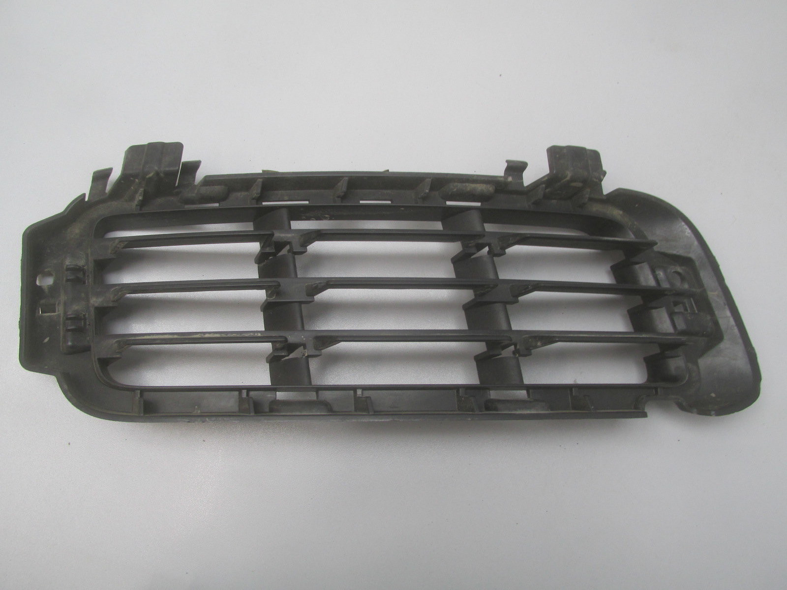 Решетка в бампер правая Land Rover Range Rover IV 2013>