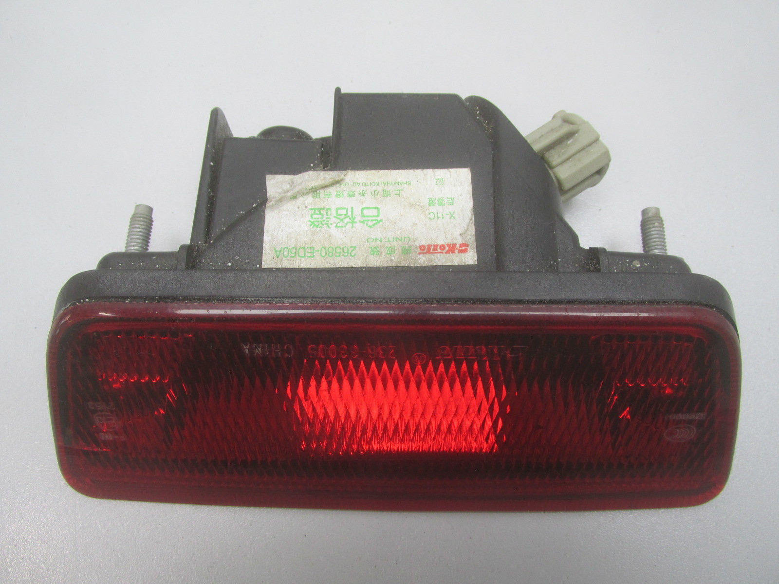 Фонарь задний в бампер Nissan Juke 2011>