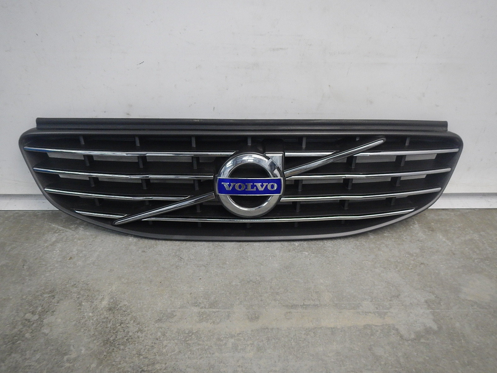 Решетка радиатора Volvo XC60 2008-2017