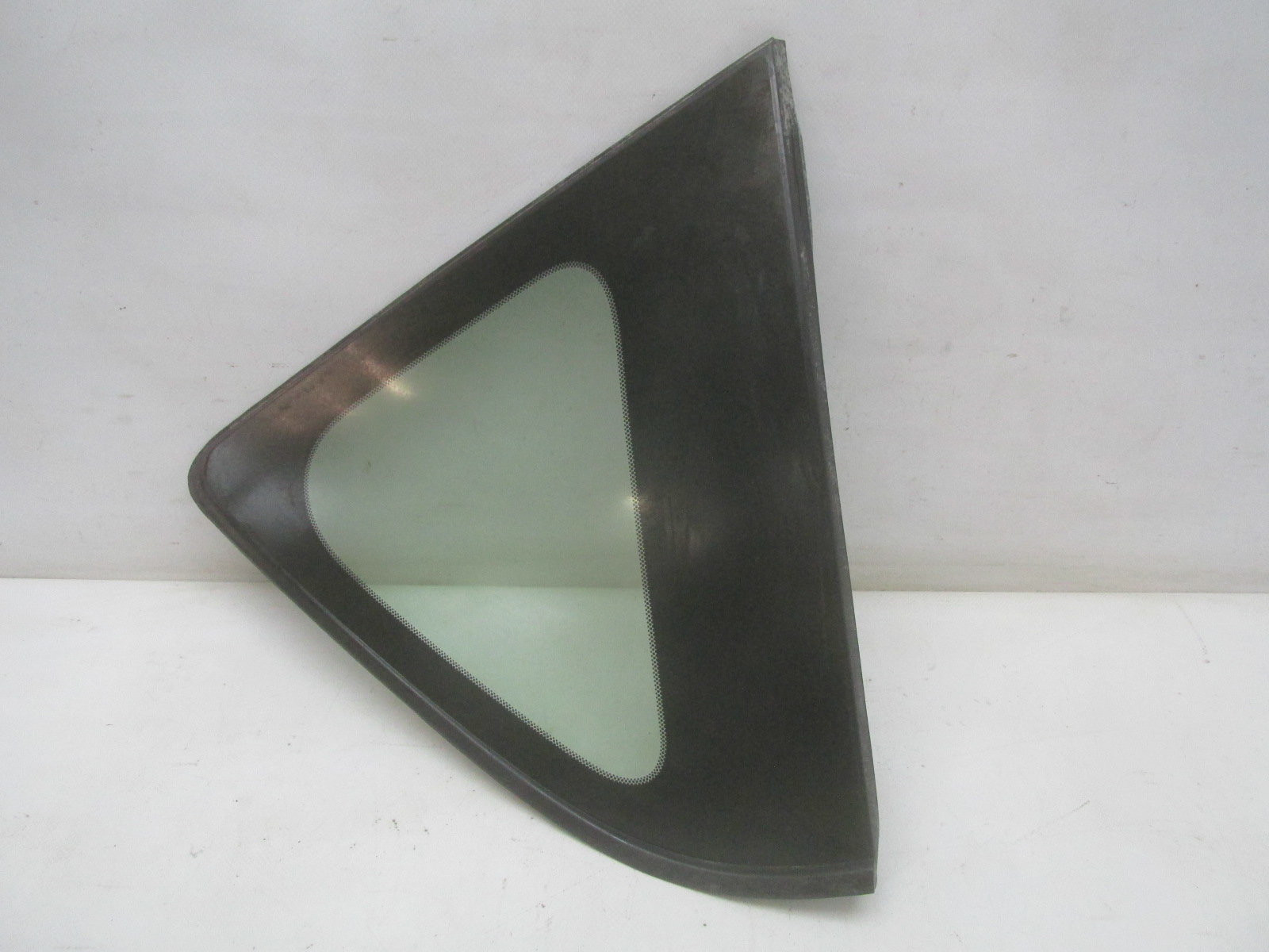 Стекло кузовное глухое правое Toyota RAV 4 2006-2013