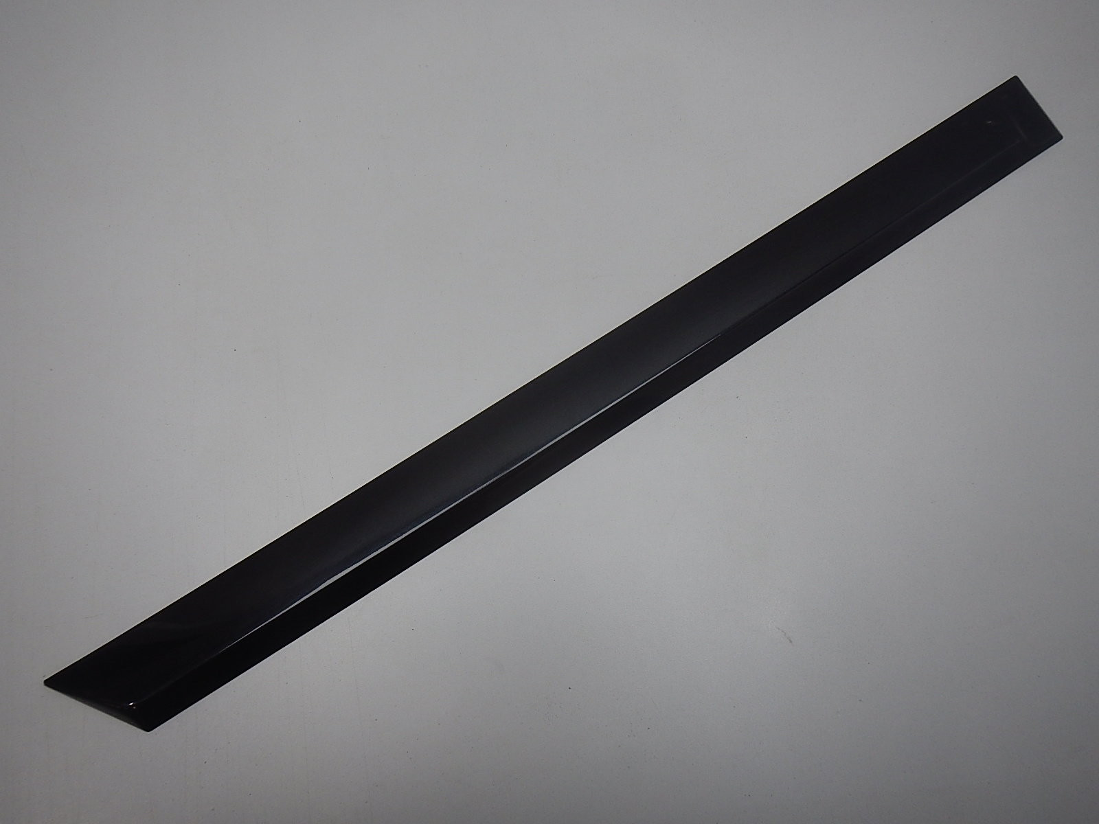 Молдинг двери задней правой Opel Astra H 2004>