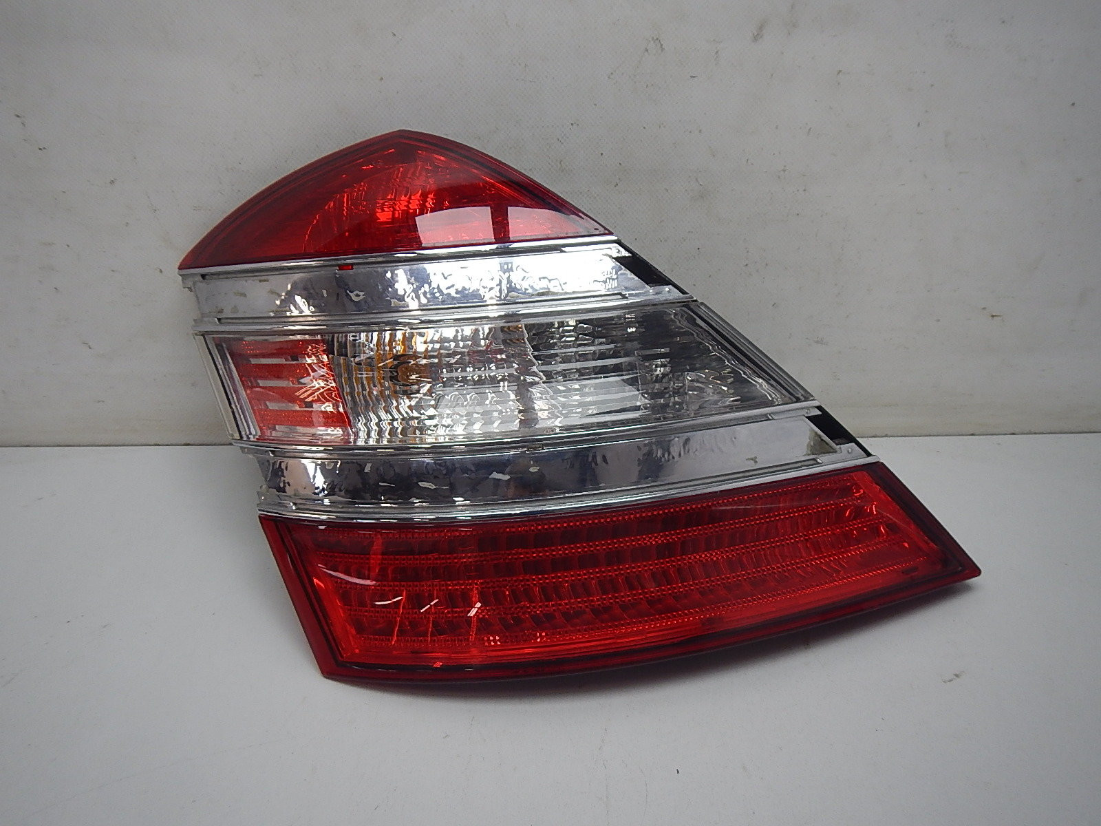 Фонарь задний левый Mercedes-Benz S-Klasse W221 2005>