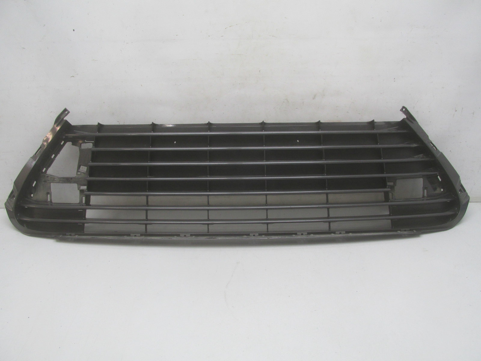 Решетка в бампер центральная Lexus ES 2012-2018