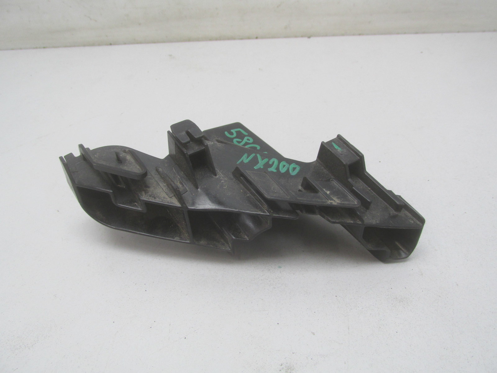 Кронштейн фары Lexus NX 200 2014>