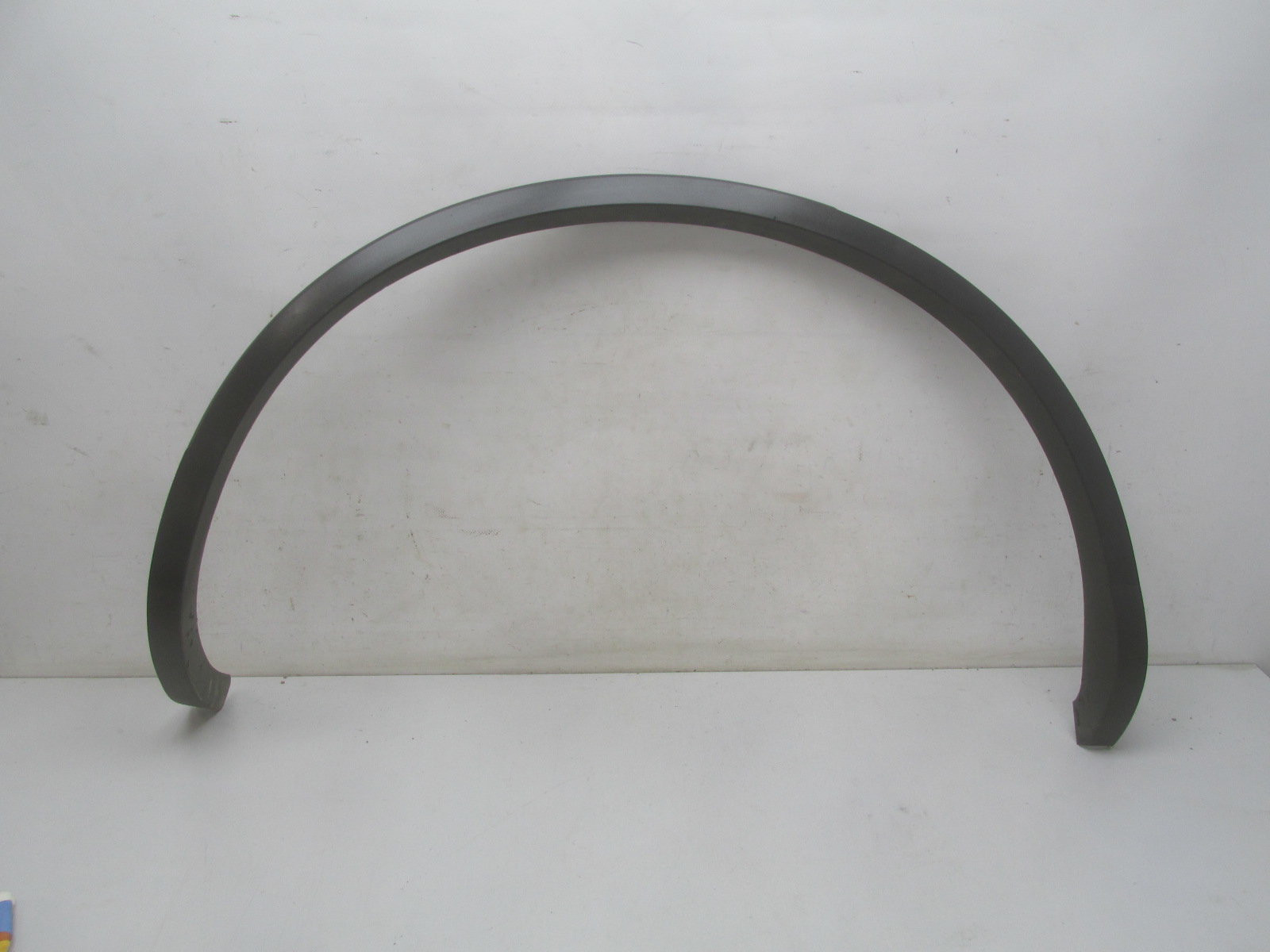 Накладка крыла заднего  правого Volkswagen Touareg 2010>