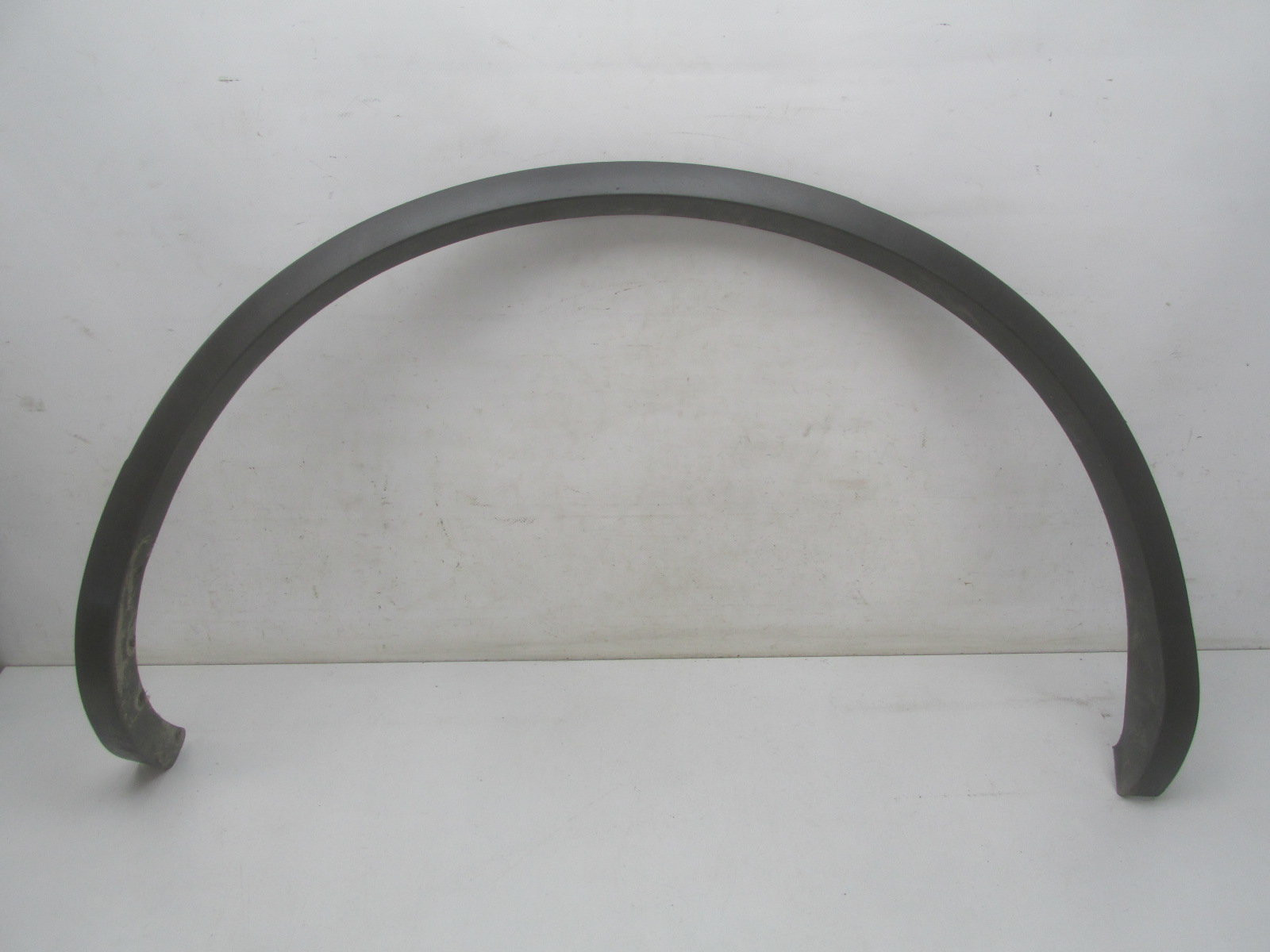 Накладка крыла заднего  правого Volkswagen Touareg 2010>