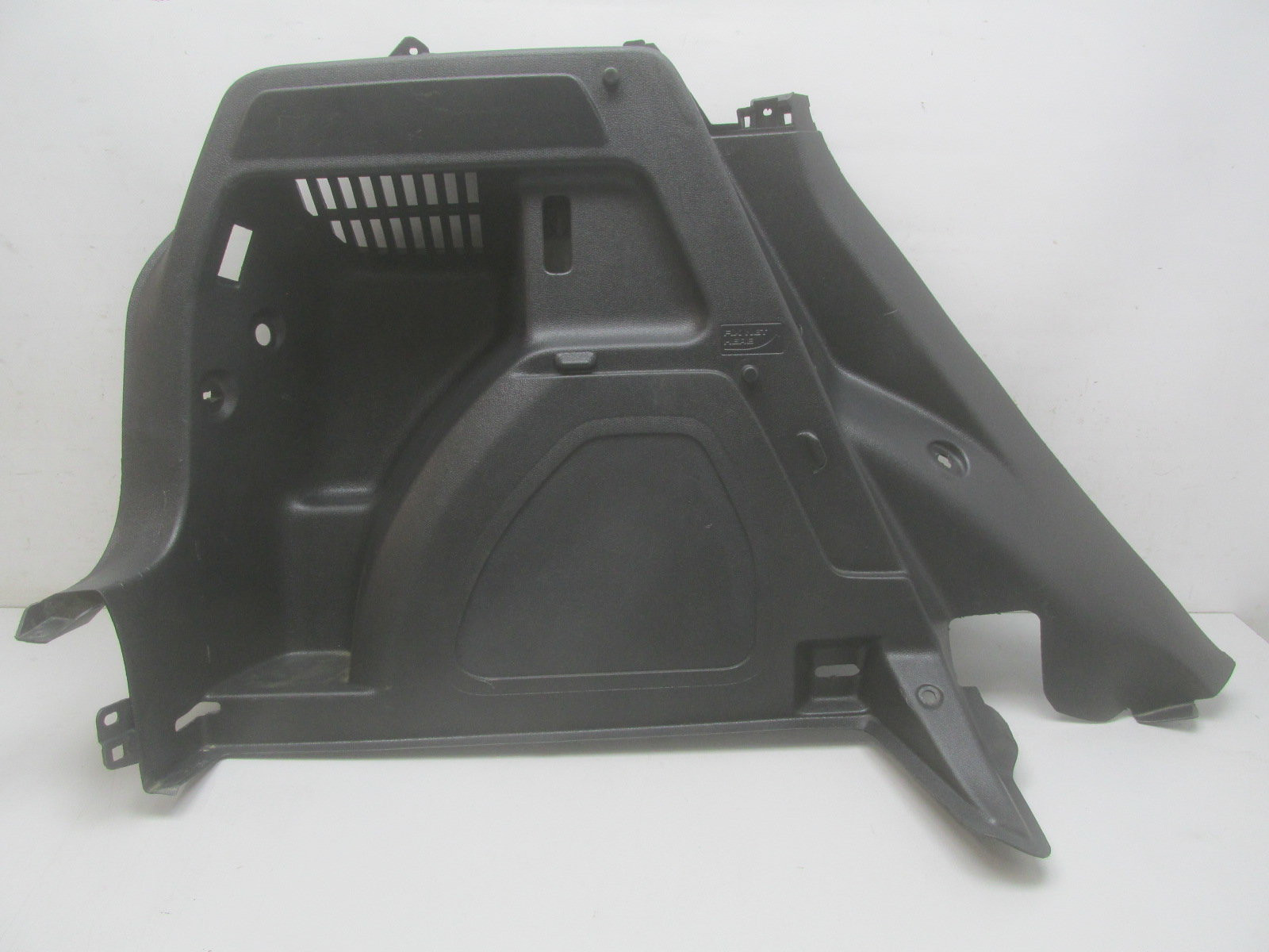 Обшивка багажника Skoda Fabia 2007-2015