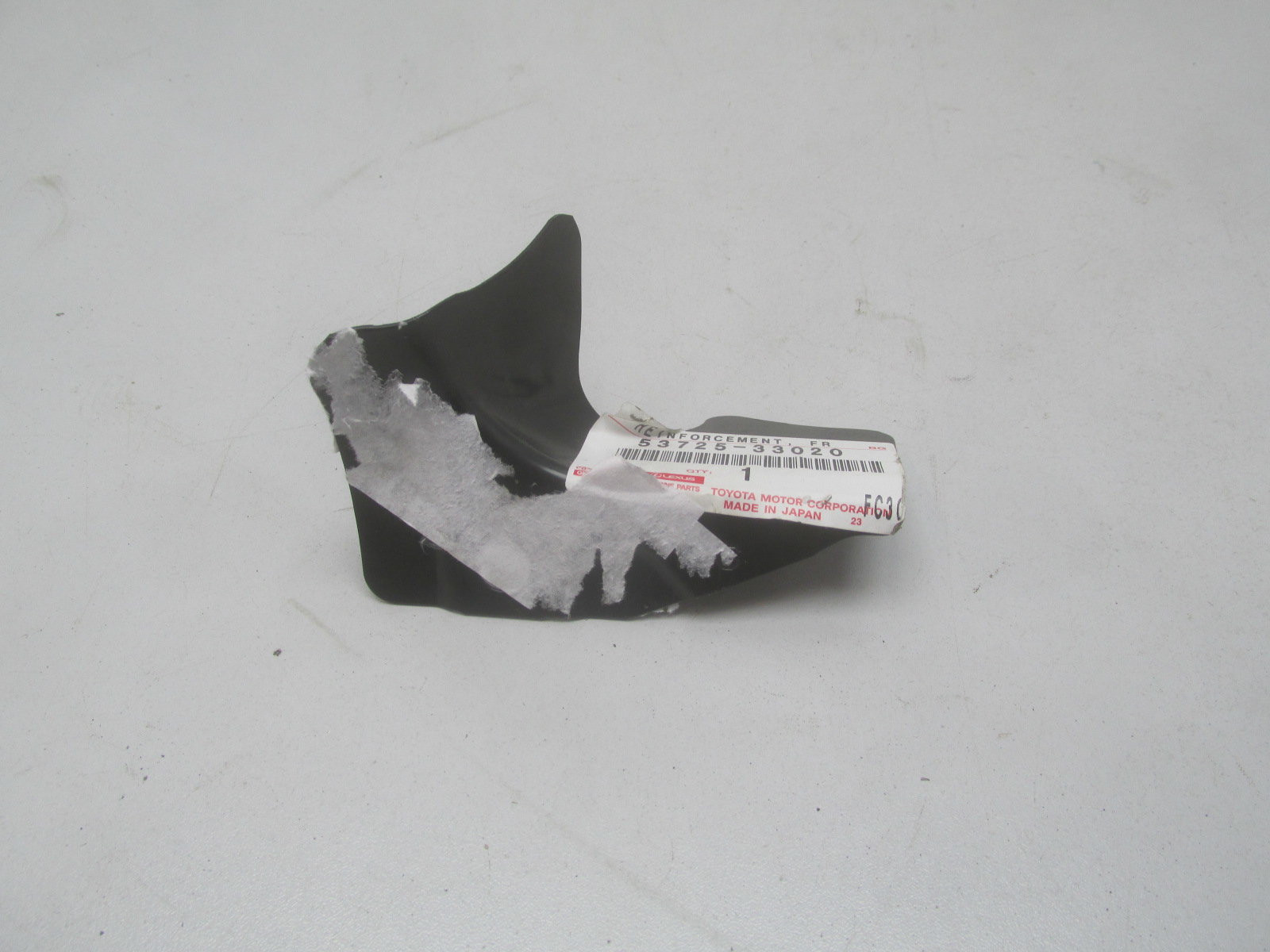 Кронштейн крепления правого крыл Toyota Camry V50 2011-2018