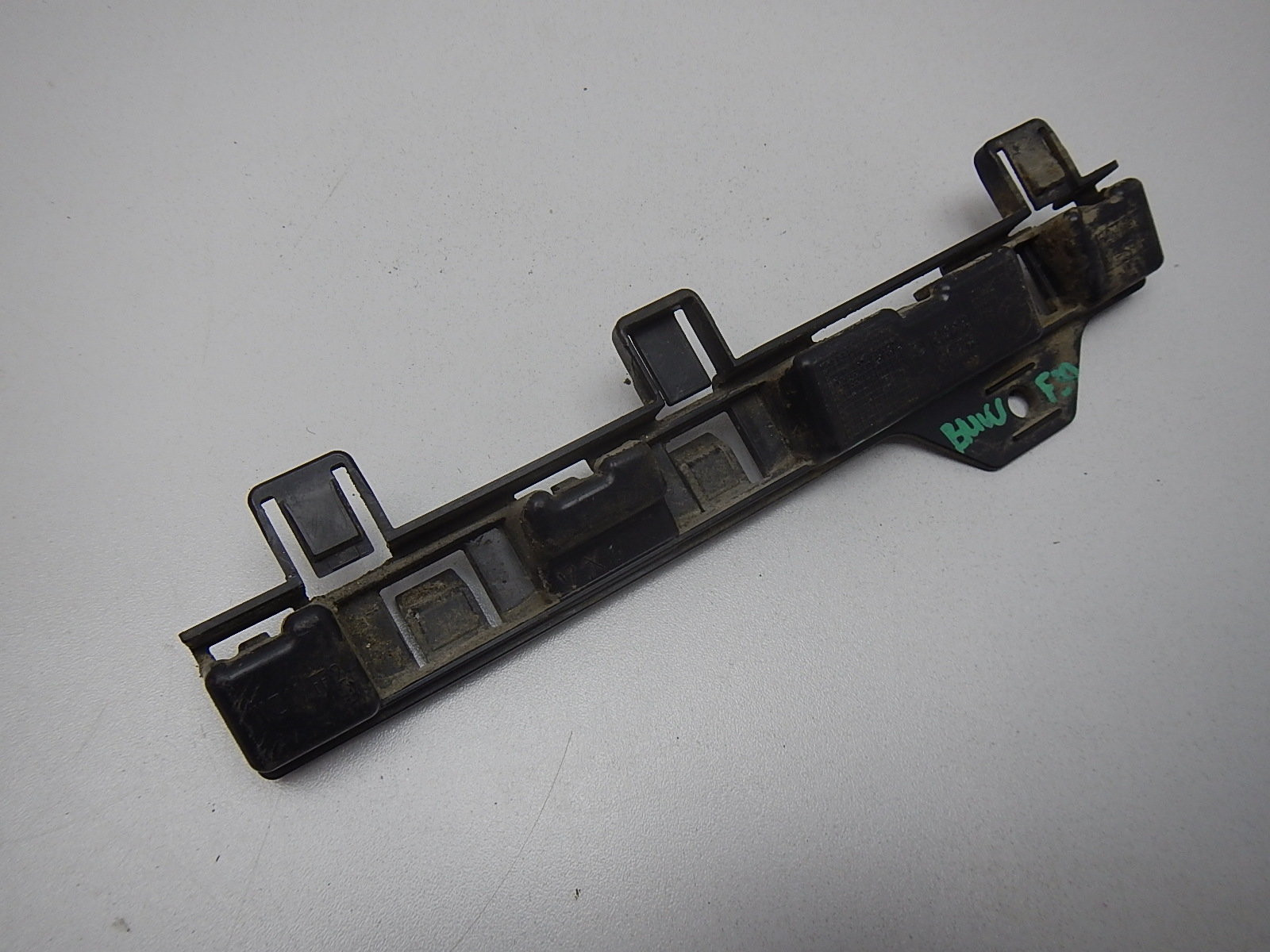 Крепление BMW 3-серия F30 2011>