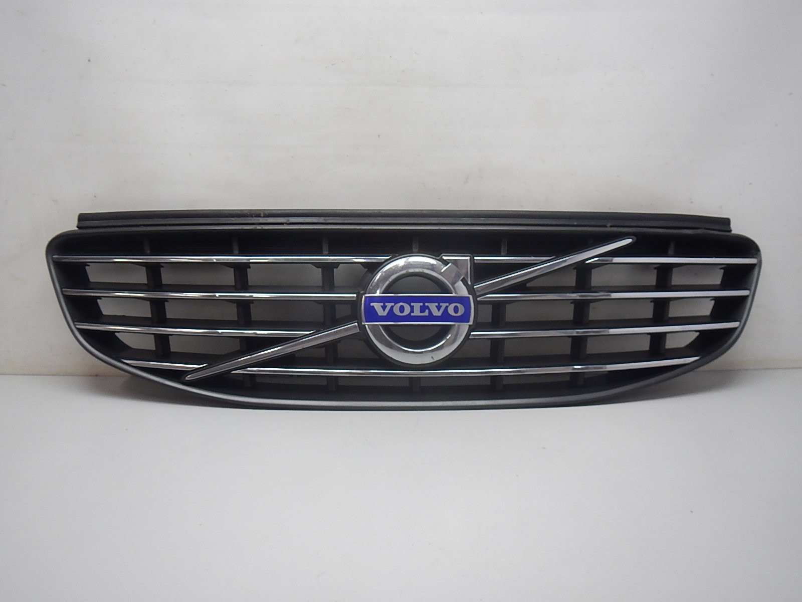 Решетка радиатора Volvo XC60 2008-2017