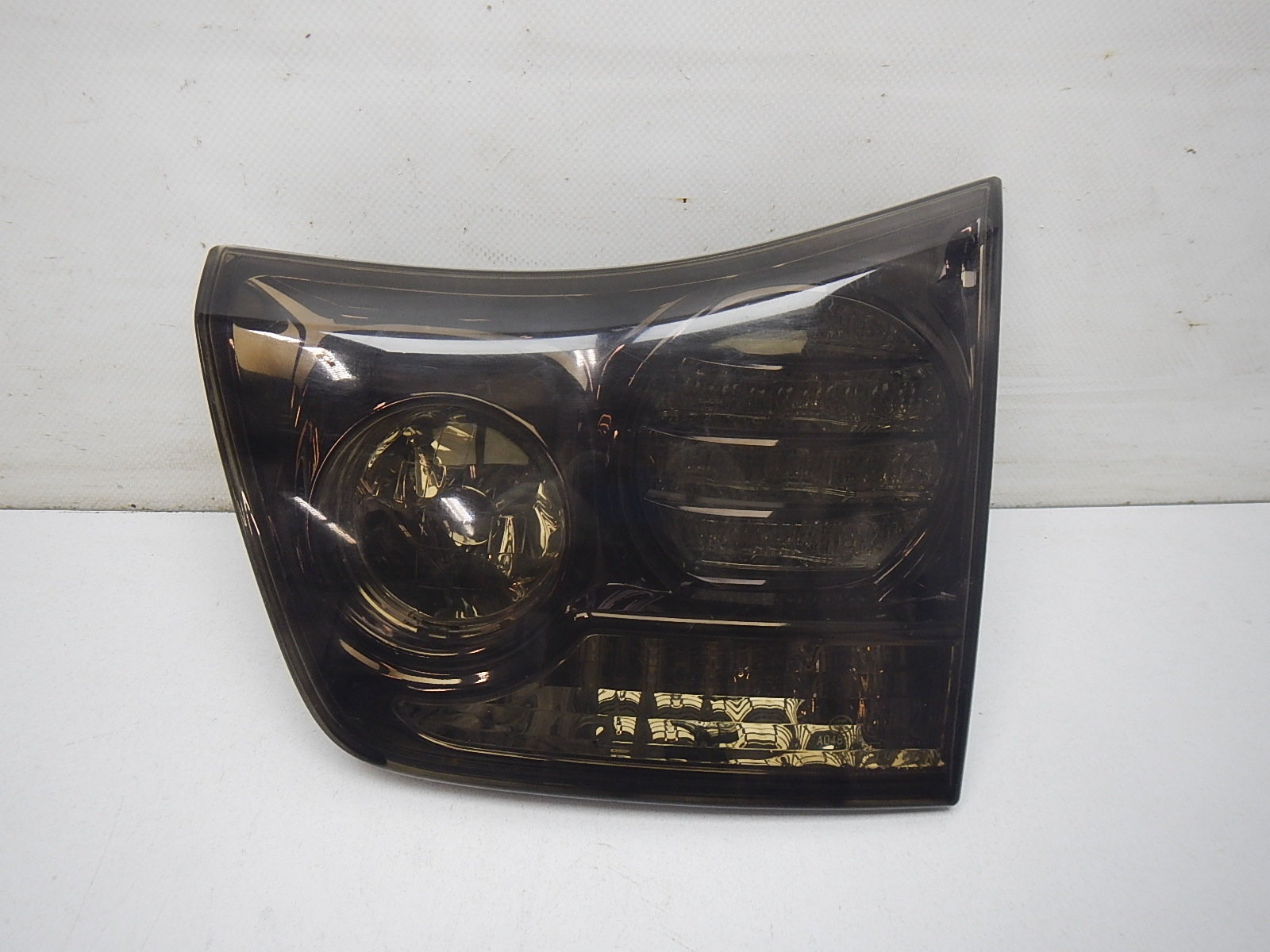 Фонарь задний внутренний правый Lexus RX 2003-2009