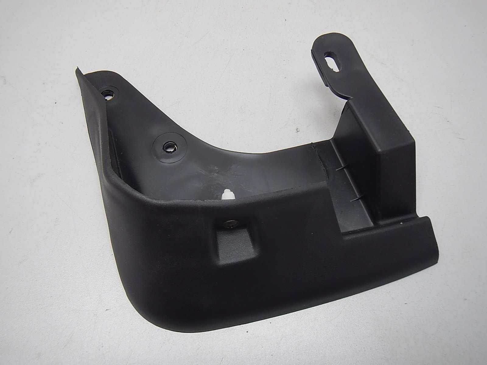 Брызговик передний левый Hyundai Sonata V 2001>