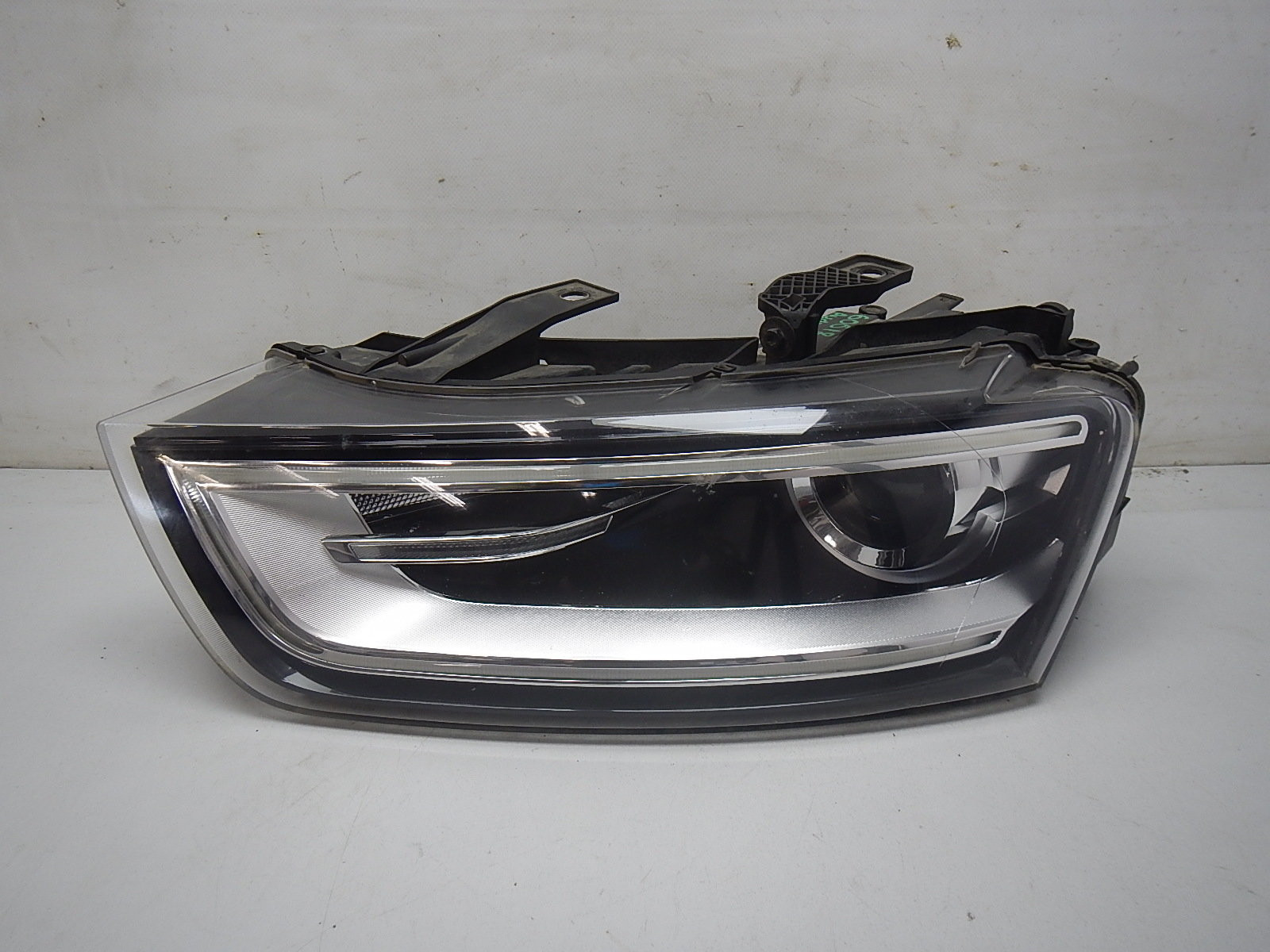 Фара левая Audi Q3 2012-2018