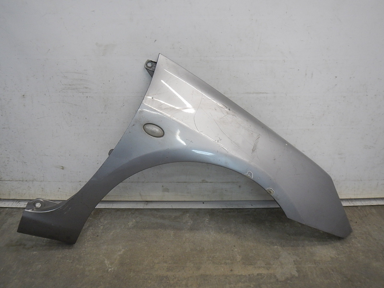 Крыло переднее правое Peugeot 307 2001-2007