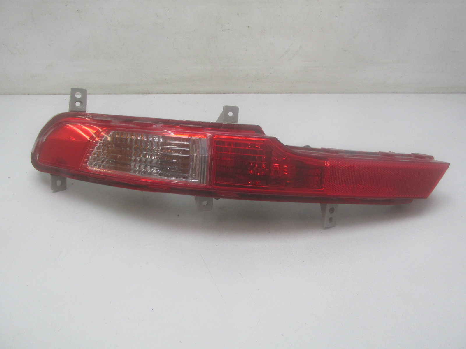 Фонарь задний в бампер левый Kia Sportage 2010-2015