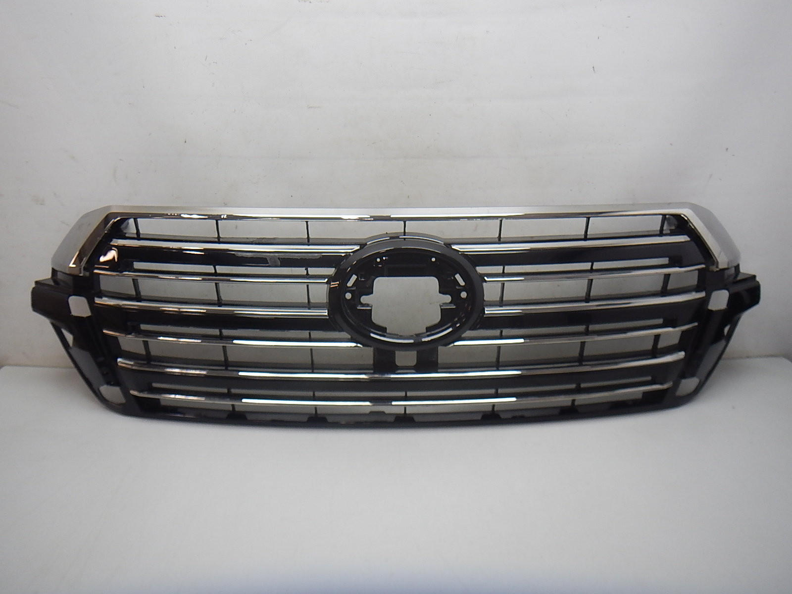 Решетка радиатора Toyota Land Cruiser (200) 2008>