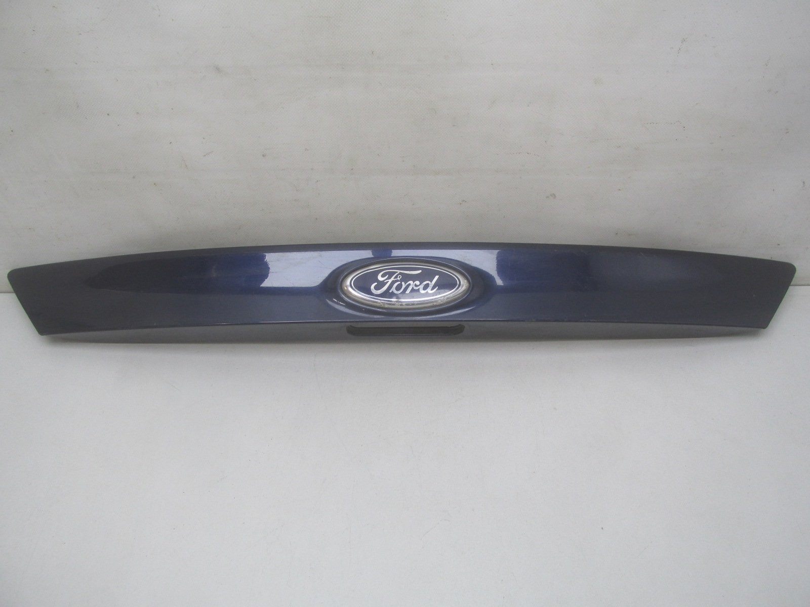 Накладка двери багажника Ford Focus III 2011>