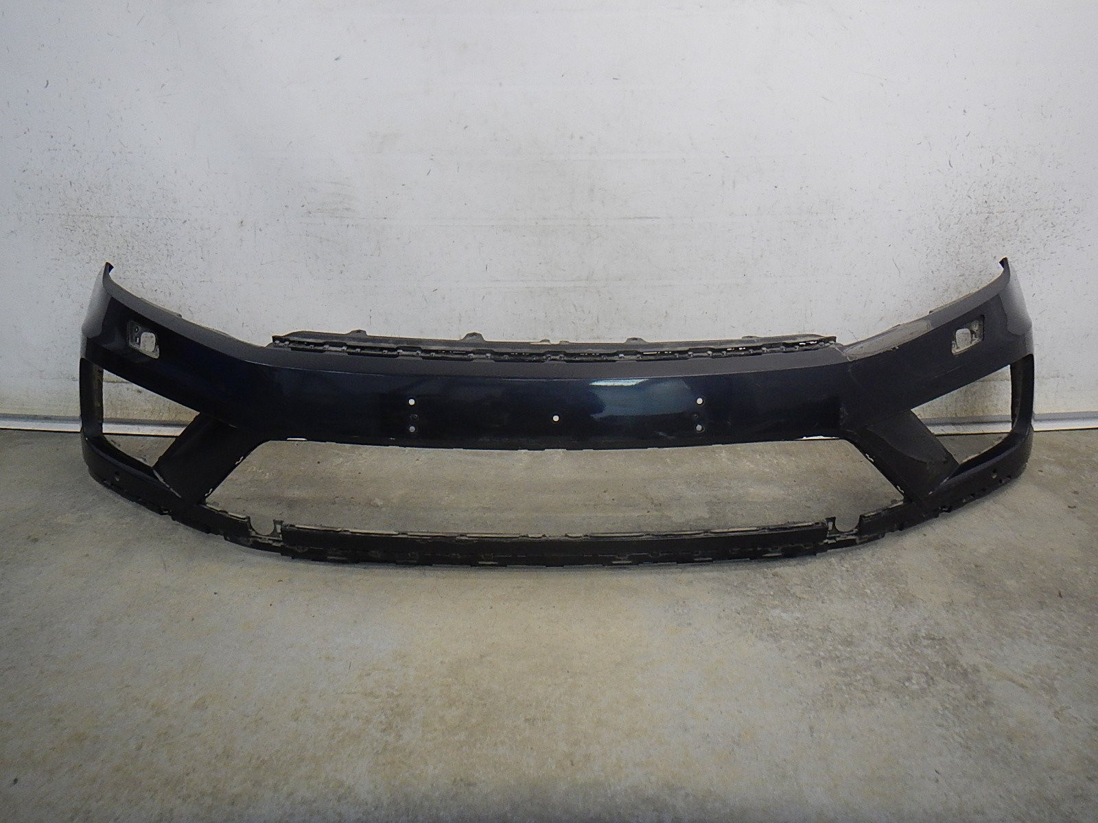 Бампер передний Volkswagen Touareg 2010>