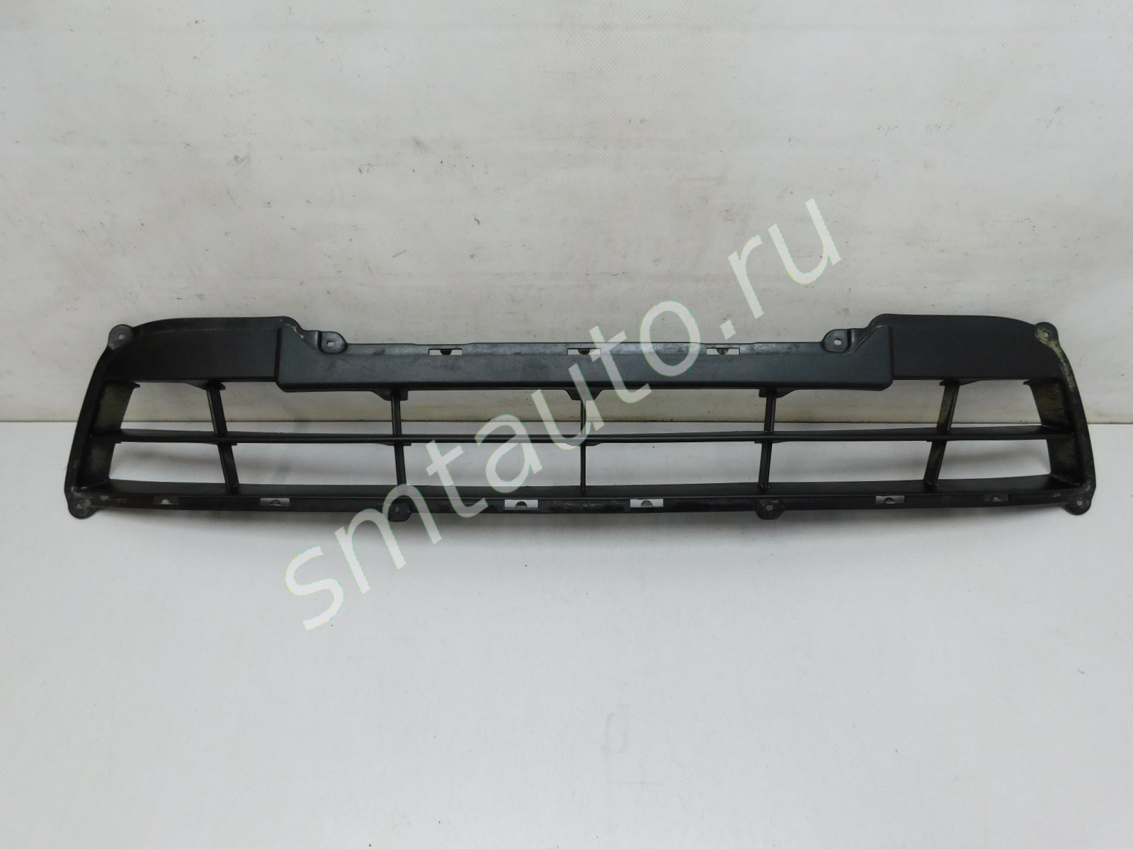 Решетка в бампер центральная для VAZ Lada Granta 2011>, OEM 21912803057 (фото)
