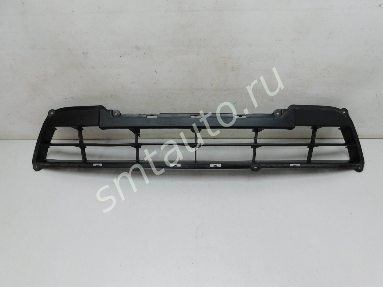 Решетка в бампер центральная для VAZ Lada Granta 2011>, OEM 21912803057 (фото)